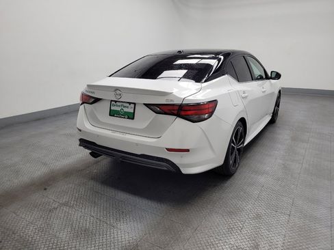 Used 2021 Nissan Sentra SR w/ SR Premium Package image 9