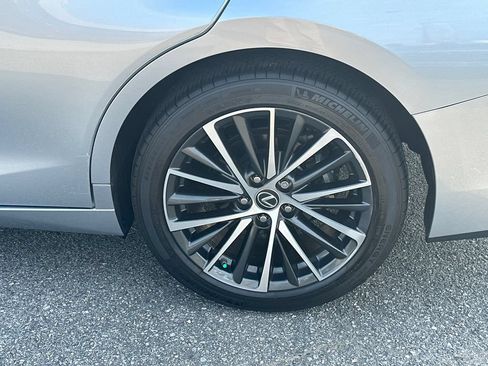 Used 2024 Lexus ES 350 w/ Premium Package FWD image 19