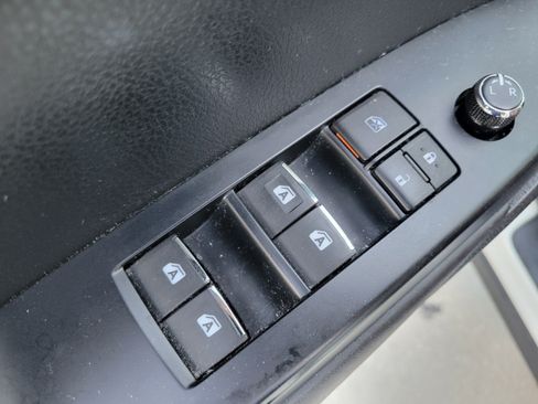 Used 2017 Toyota Highlander Limited FWD image 13