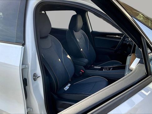 New 2026 Volkswagen Tiguan SEL R-Line image 28