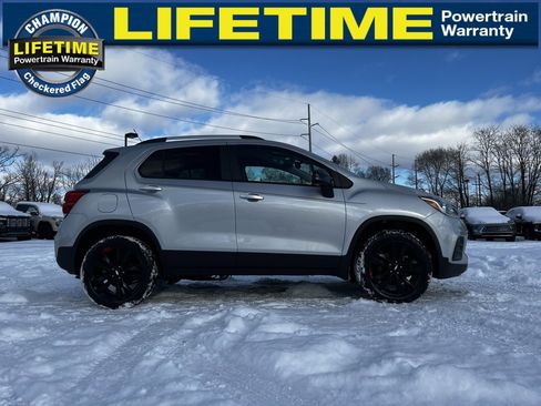 Certified 2022 Chevrolet Trax LT w/ Redline Edition image 6