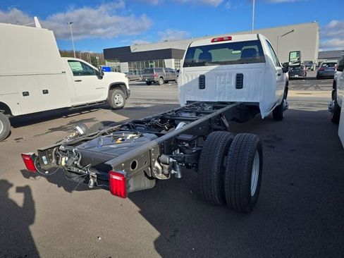 New 2026 GMC Sierra 3500 Pro w/ Convenience Package image 5