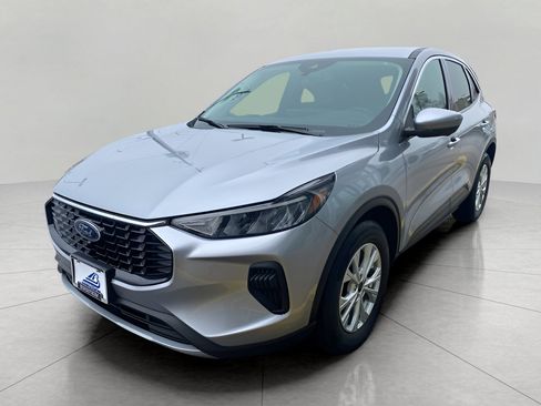 Certified 2023 Ford Escape Active w/ Tech Pack #2 image 3