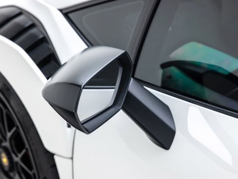 Used 2022 Lamborghini Huracan STO image 22