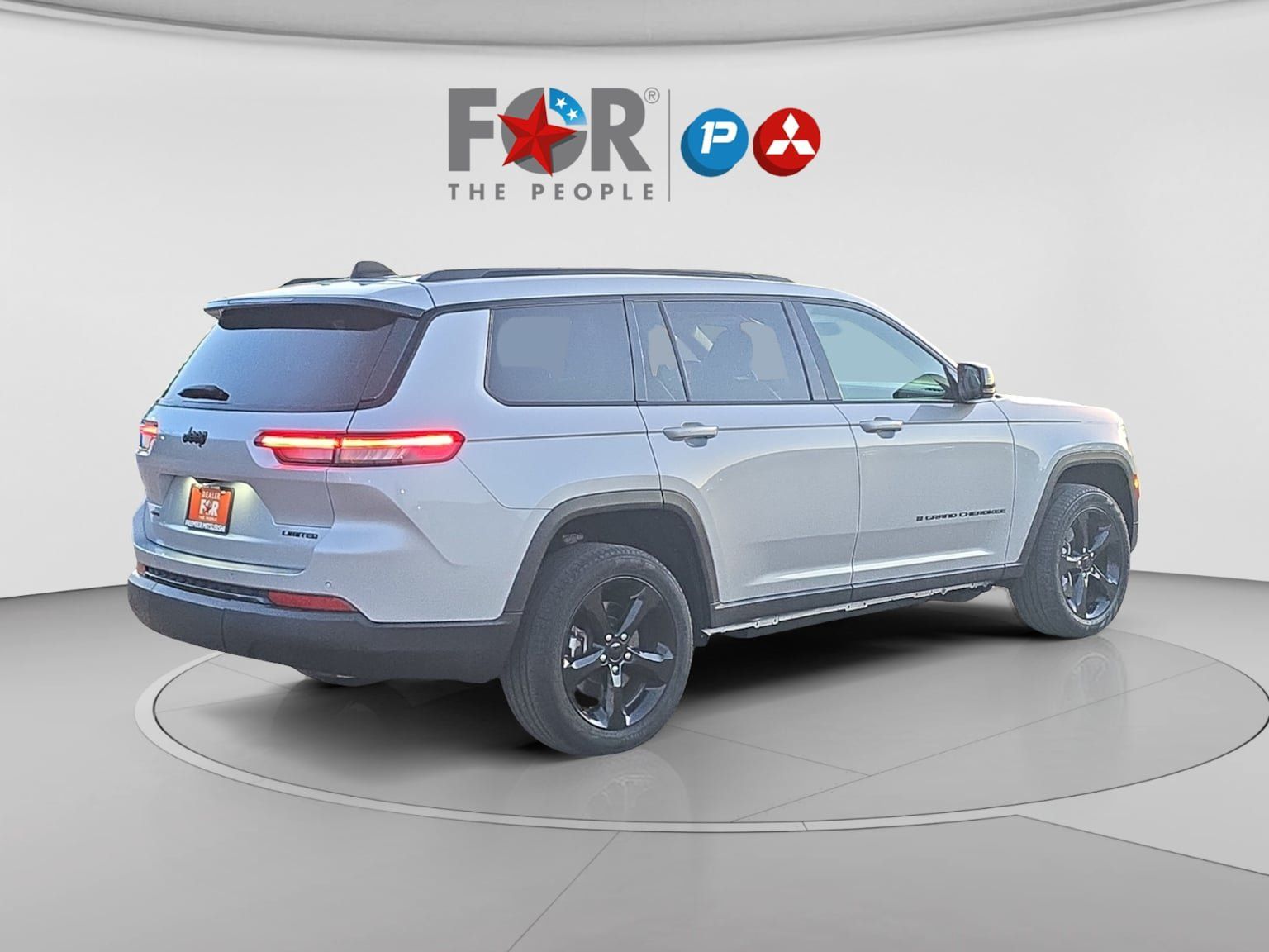 Used 2023 Jeep Grand Cherokee L Limited w/ Black Appearance Package AWD/4WD image 5