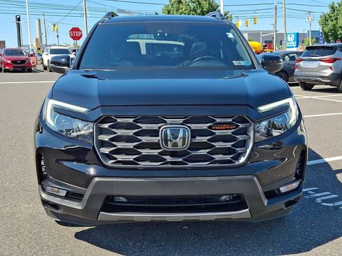 Used 2023 Honda Passport TrailSport image 2