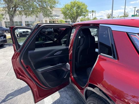 Used 2025 Cadillac Lyriq Luxury w/ LPO, Floor Liner Package AWD/4WD image 14