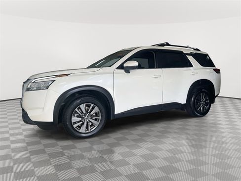 Used 2022 Nissan Pathfinder SV image 7