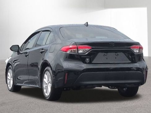 Certified 2025 Toyota Corolla LE w/ LE Premium Package FWD image 8