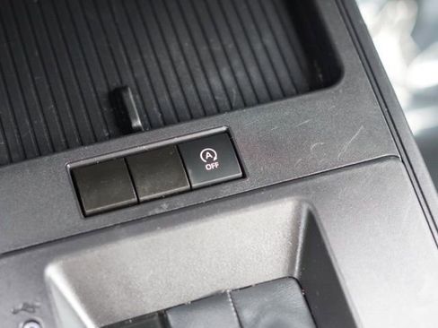 Used 2026 Toyota Corolla Cross L image 23