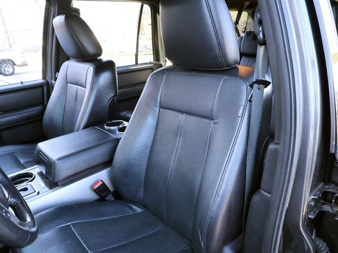 Used 2017 Ford Expedition EL Limited w/ Equipment Group 301A image 20