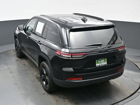 Used 2024 Jeep Grand Cherokee Limited w/ Luxury Tech Group II image 35