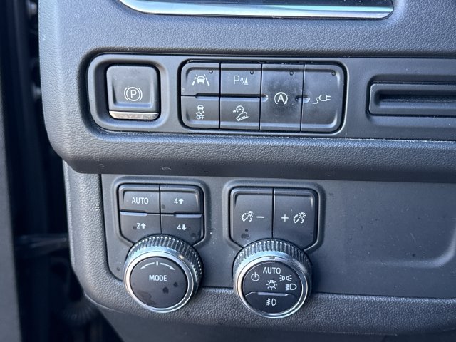 Used 2022 GMC Yukon AT4 AWD/4WD image 35