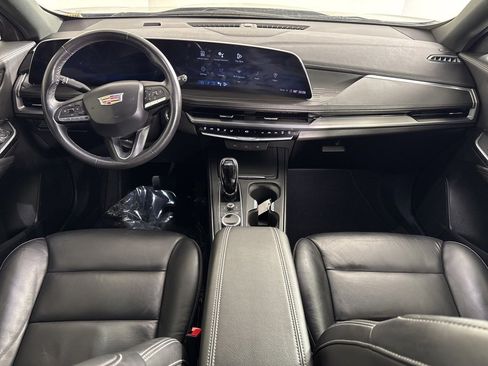 Used 2024 Cadillac XT4 Premium Luxury image 12