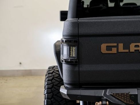 Used 2025 Jeep Gladiator Rubicon w/ Safety Group AWD/4WD image 42