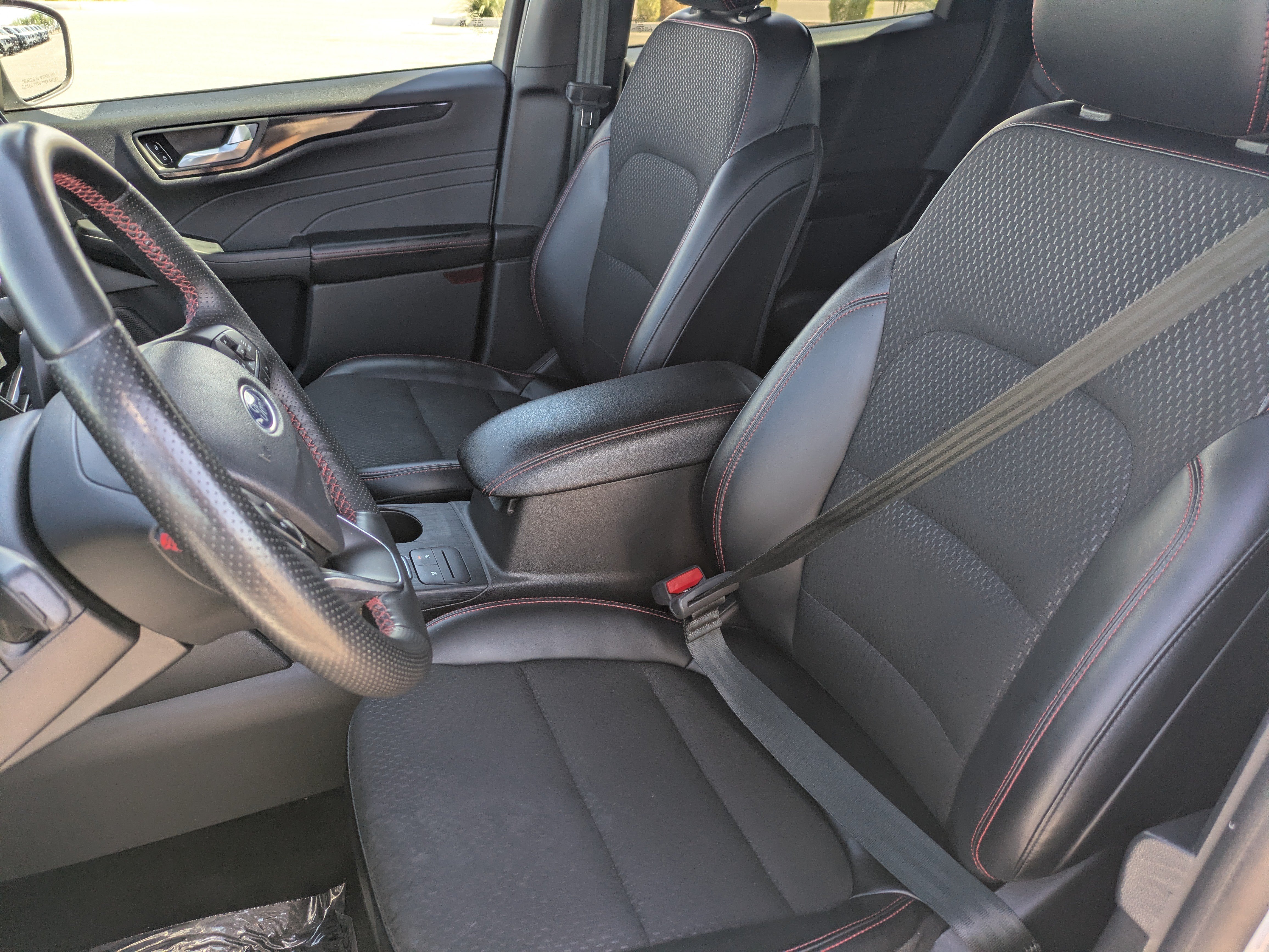 Used 2025 Ford Escape ST-Line Select AWD/4WD image 26