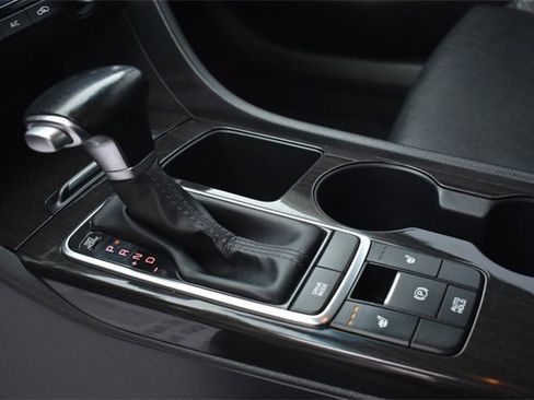 Used 2019 Kia Optima EX image 22