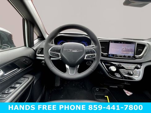 New 2026 Chrysler Pacifica Select FWD image 9