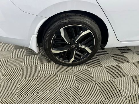 Used 2025 Nissan Versa SR w/ Trunk Package image 32