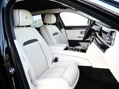 Certified 2021 Rolls-Royce Ghost Extended Wheelbase image 37