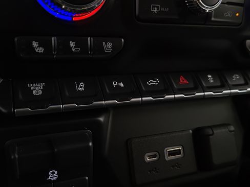 Used 2022 GMC Sierra 2500 Denali image 20