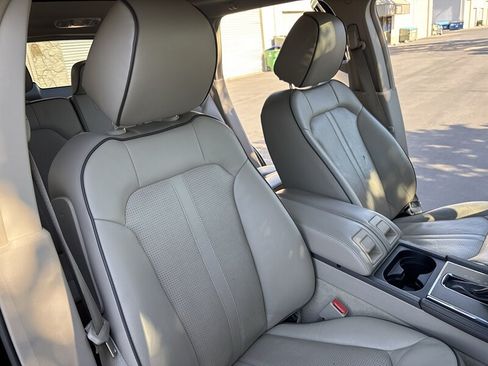 Used 2013 Lincoln MKX AWD image 45