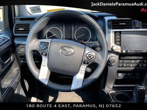 Used 2022 Toyota 4Runner Limited AWD/4WD image 5