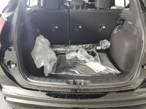 New 2025 Nissan Kicks Play S image 12