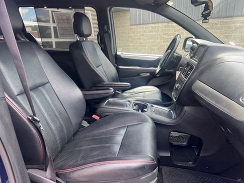 Used 2015 Dodge Grand Caravan R/T w/ Driver Convenience Group FWD image 11
