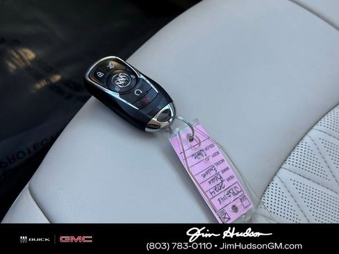 Used 2024 Buick Enclave Avenir w/ Avenir Technology Package image 39