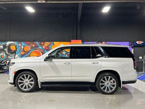 Used 2022 Cadillac Escalade Premium Luxury Platinum image 2