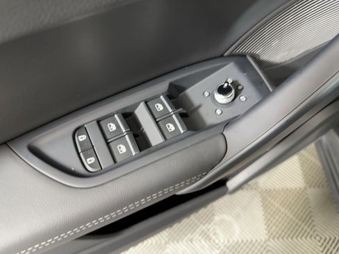 Certified 2025 Audi Q5 2.0T Premium Plus w/ Premium Plus Package image 11