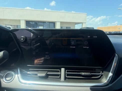 Used 2024 Chevrolet Trax ACTIV w/ Sunroof Package FWD image 33