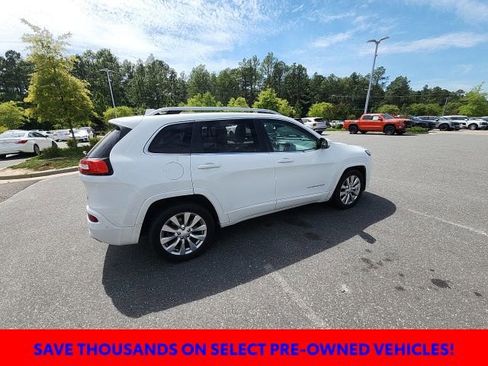 Used 2017 Jeep Cherokee Overland w/ Technology Group FWD image 15