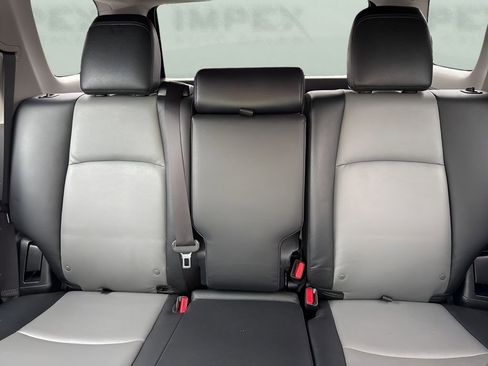 Used 2016 Toyota 4Runner SR5 Premium image 12