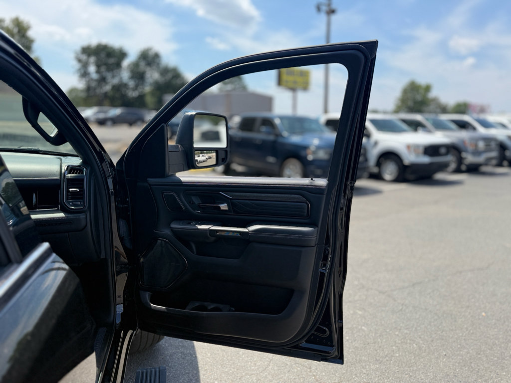 Used 2025 RAM 1500 Limited w/ Trailer Tow Group AWD/4WD image 8