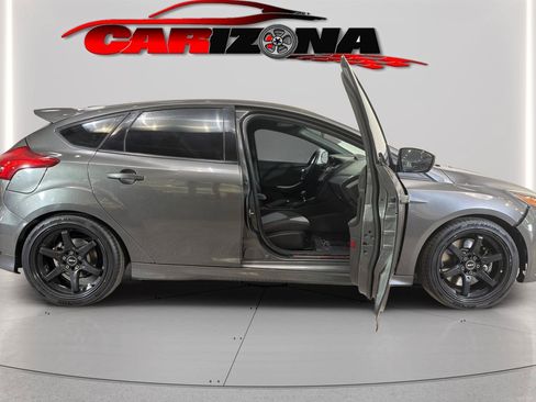 Used 2017 Ford Focus ST FWD image 14