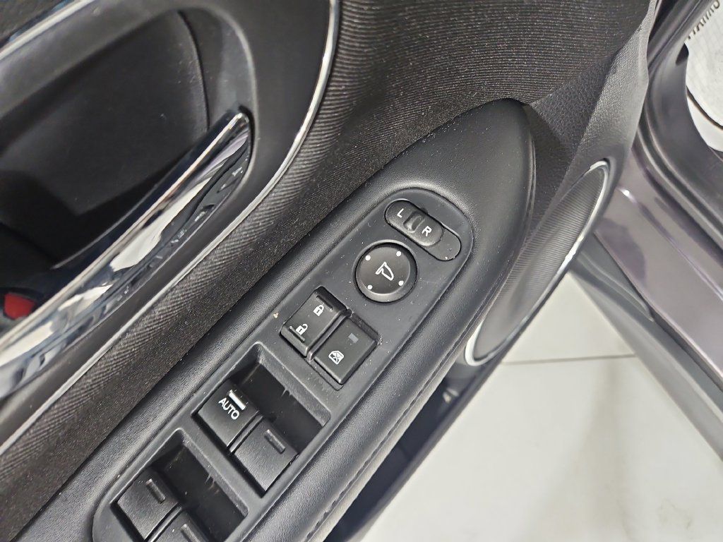 Used 2018 Honda HR-V EX image 11