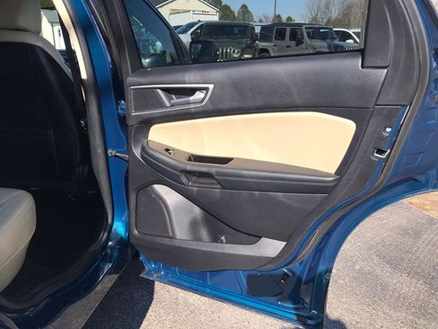 Used 2020 Ford Edge SEL w/ Cold Weather Package image 57