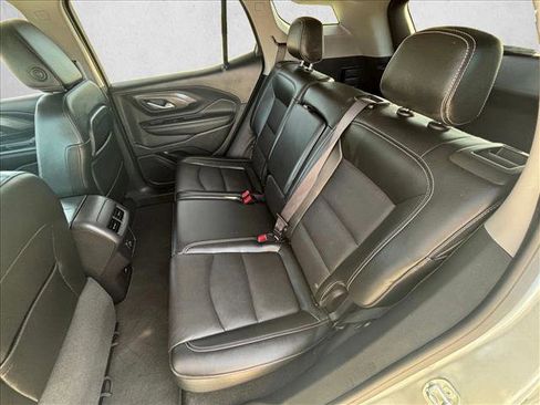 Used 2023 GMC Terrain SLT image 14