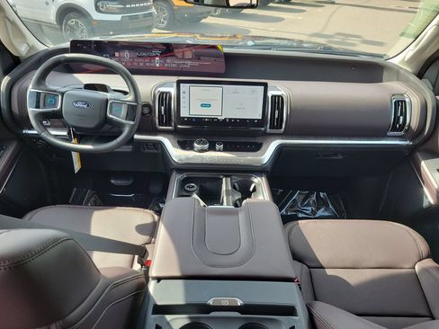 New 2026 Ford Expedition Platinum w/ Platinum Ultimate Package AWD/4WD image 13