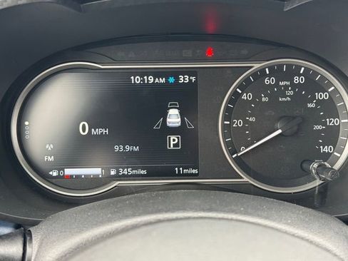 New 2025 Nissan Versa SV w/ Trunk Package FWD image 17