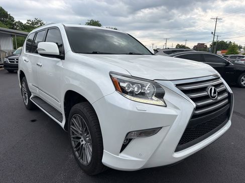 Used 2018 Lexus GX 460 Luxury w/ Preferred Accessory Package AWD/4WD image 3
