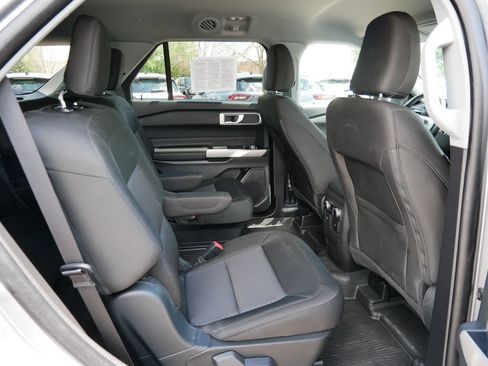 Used 2022 Ford Explorer XLT AWD/4WD image 13