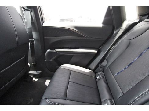 New 2026 Cadillac Lyriq Luxury AWD/4WD image 12