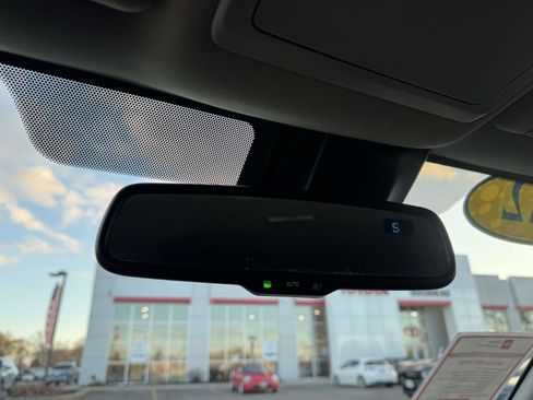 Certified 2022 Toyota Tacoma SR5 image 38