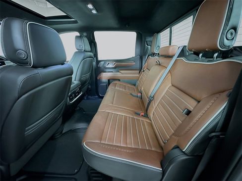 Used 2024 GMC Sierra 1500 Denali Ultimate image 4