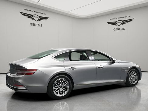 Used 2026 Genesis G80 2.5T image 4