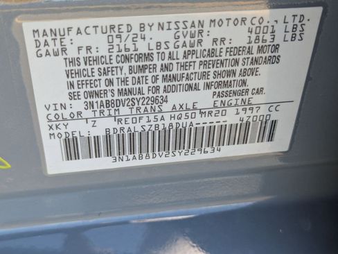 Used 2025 Nissan Sentra SR w/ SR Premium Package image 32