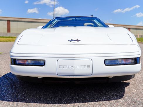 Used 1993 Chevrolet Corvette Coupe RWD image 8